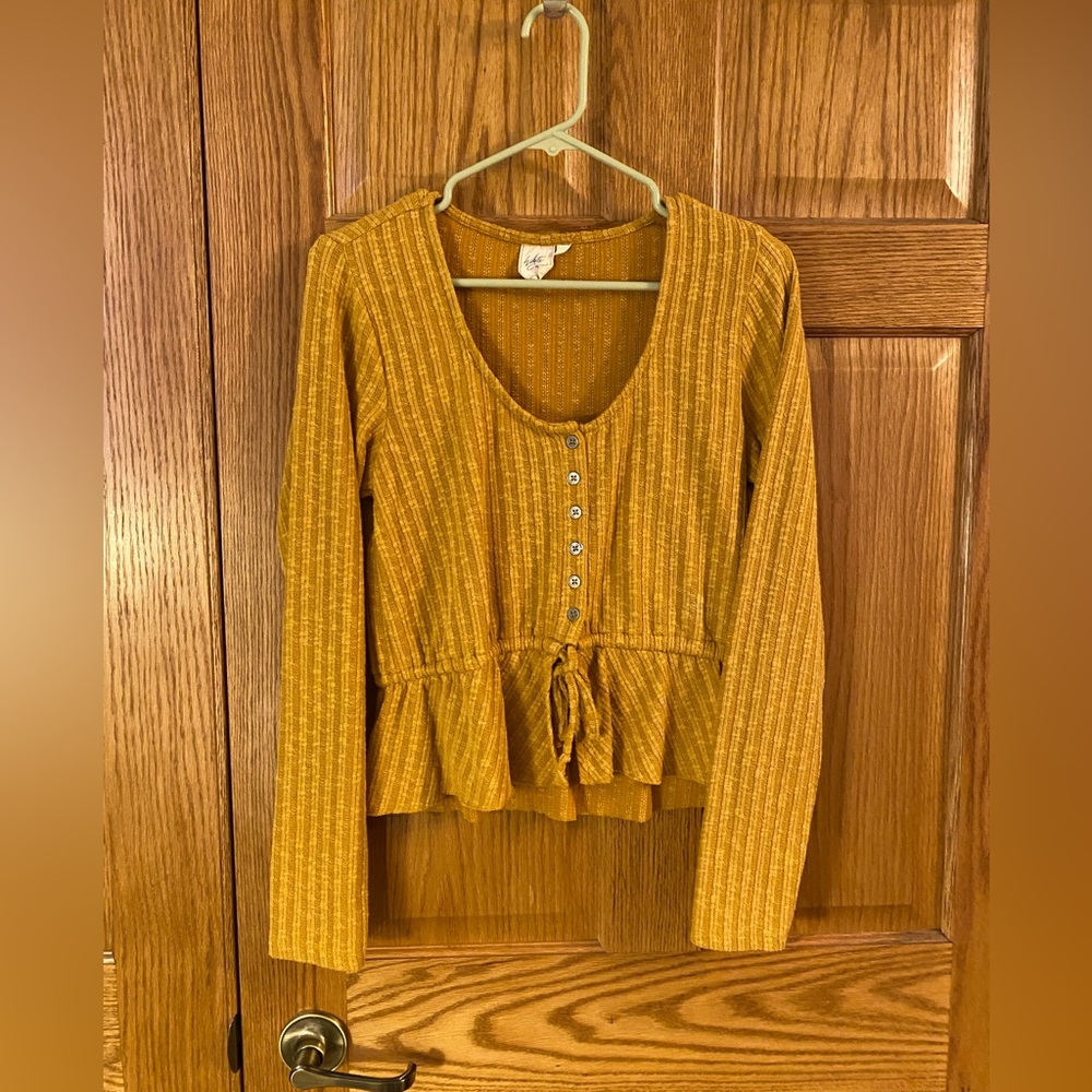 Mustard yellow long sleeve cropped blouse
